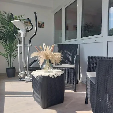 Rooftop - Ferienwohnung Mit Ausblick Uber Apartment *